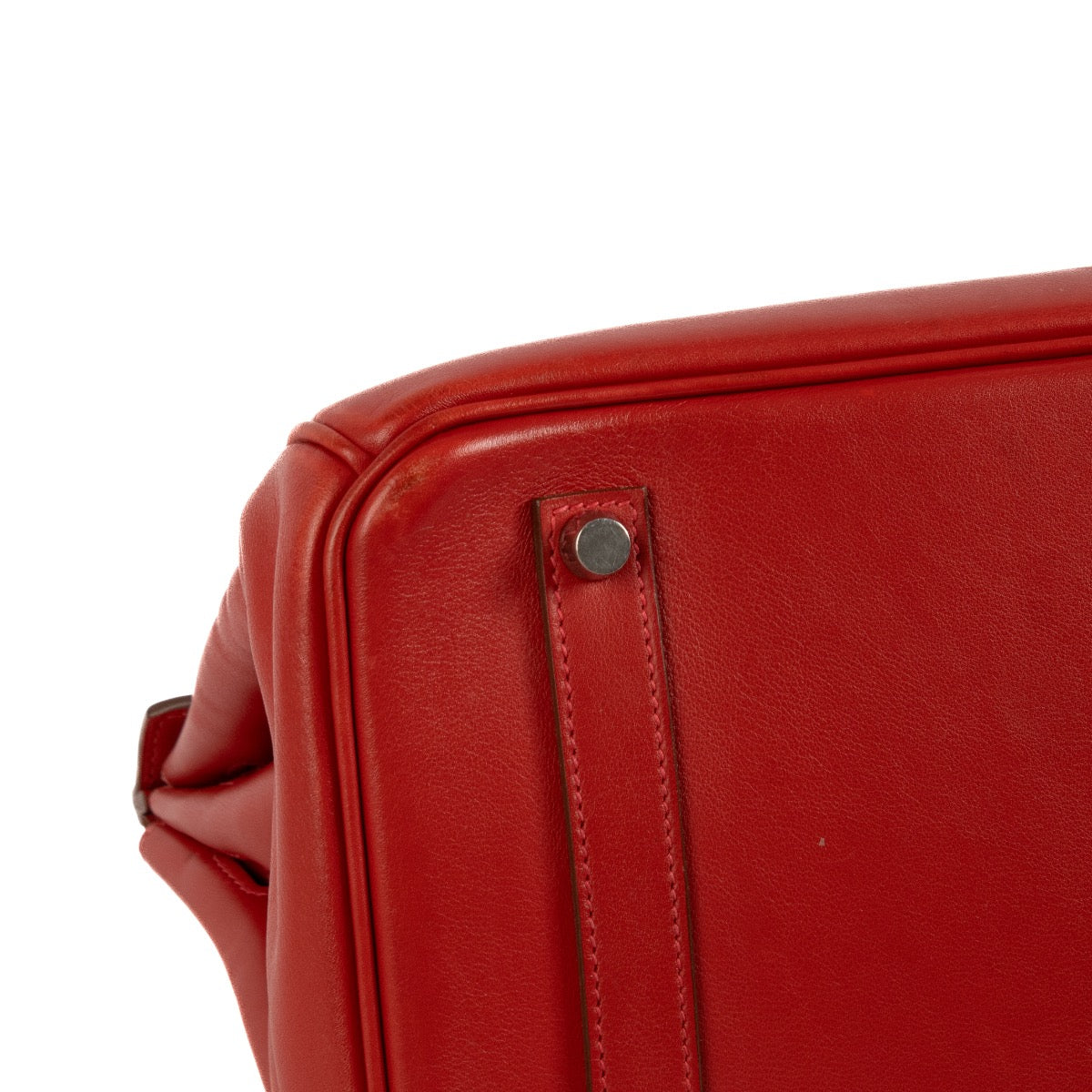 Shop safe online at Labellov in Antwerp, Brussels and Knokke this 100% authentic second hand Hermès Birkin 35 Rouge Vif Swift PHW