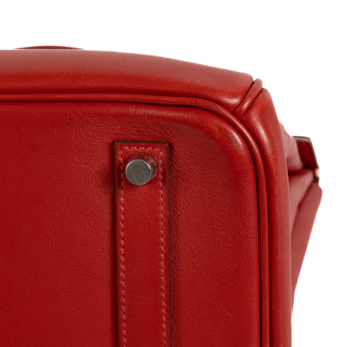 Shop safe online at Labellov in Antwerp, Brussels and Knokke this 100% authentic second hand Hermès Birkin 35 Rouge Vif Swift PHW