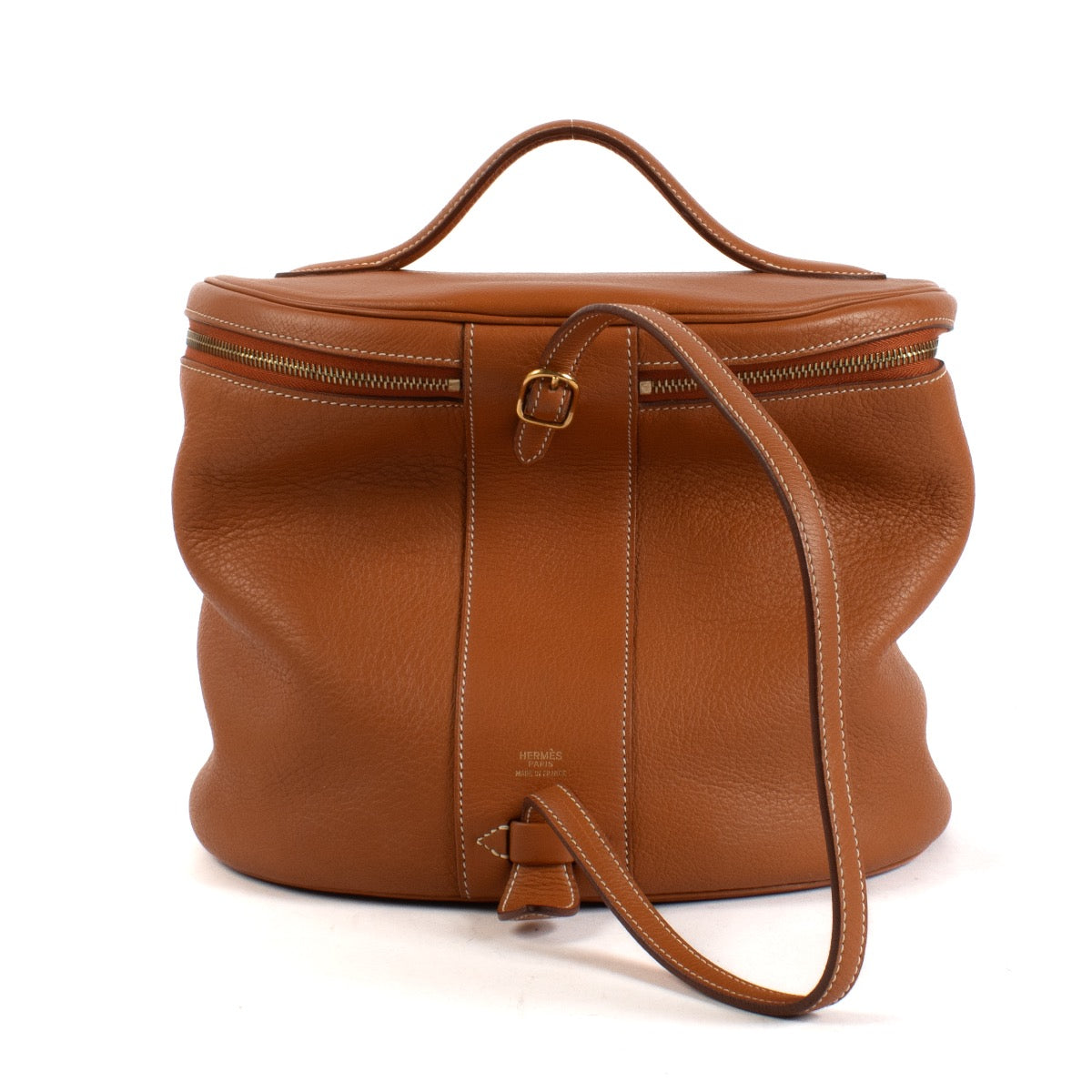 Shop safe online at Labellov in Antwerp, Brussels and Knokke this 100% authentic second hand Hermès Camel Intercity Vanity Case Top Handle