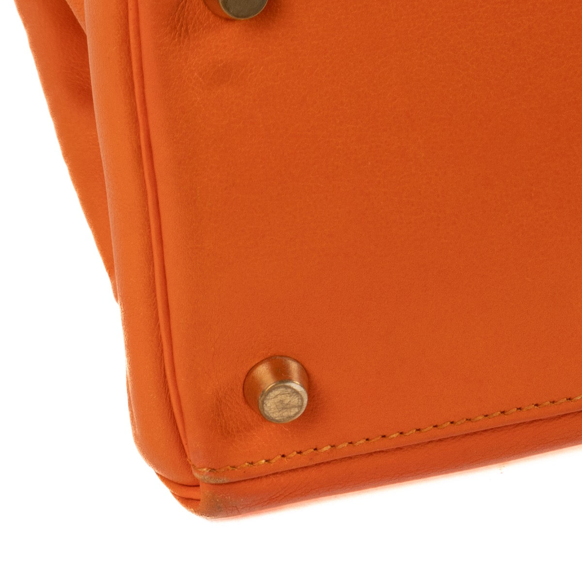 Shop safe online at Labellov in Antwerp, Brussels and Knokke this 100% authentic second hand Hermès Kelly 32 Orange Swift GHW