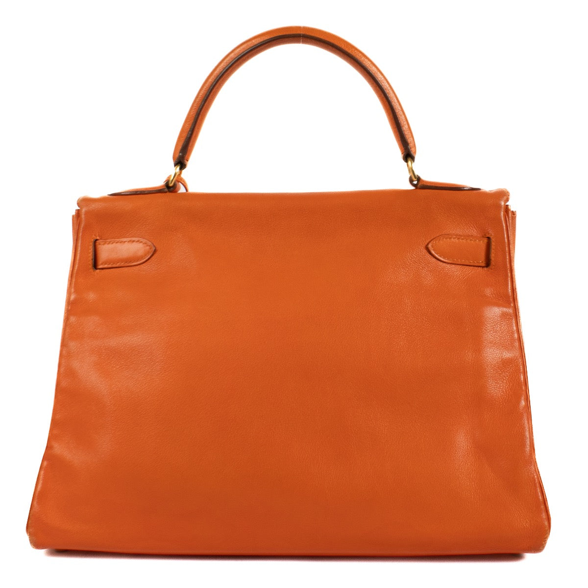 Shop safe online at Labellov in Antwerp, Brussels and Knokke this 100% authentic second hand Hermès Kelly 32 Orange Swift GHW