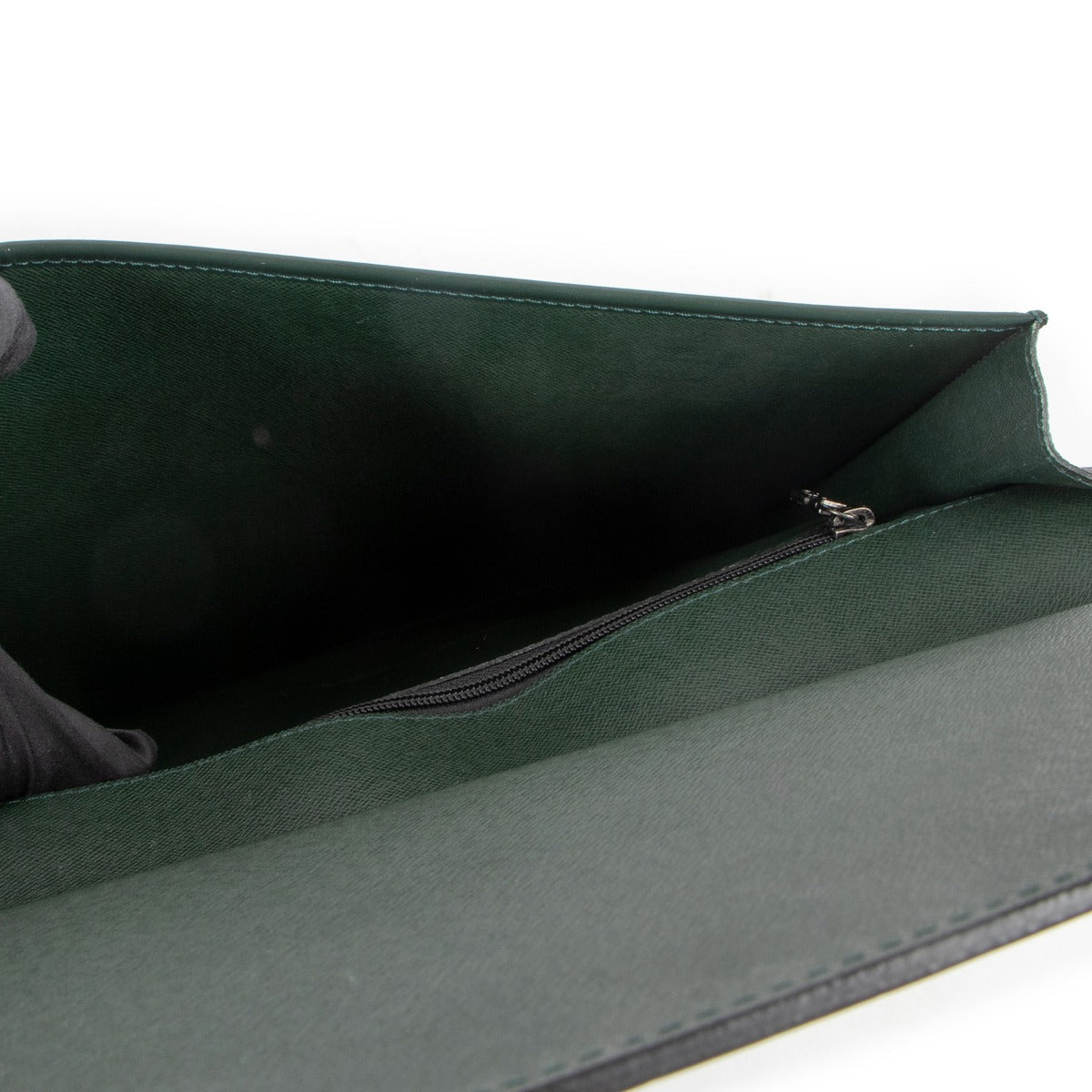 Louis Vuitton Volga Taiga Leather Porte-Document Business Clutch