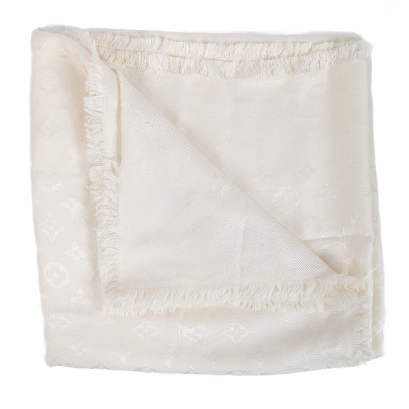 shop safe online at Labellov in Antwerp, Brussels and Knokke this 100% authentic second hand Louis Vuitton White Monogram Classic Shawl
