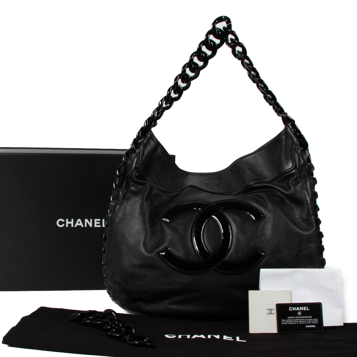 Chanel Black Large Modern Chain Hobo Bag aan de beste prijs bij Labellov tweedehands luxe in Antwerpen en Knokke.