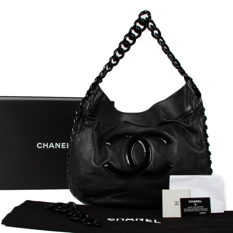 Chanel Black Large Modern Chain Hobo Bag aan de beste prijs bij Labellov tweedehands luxe in Antwerpen en Knokke.