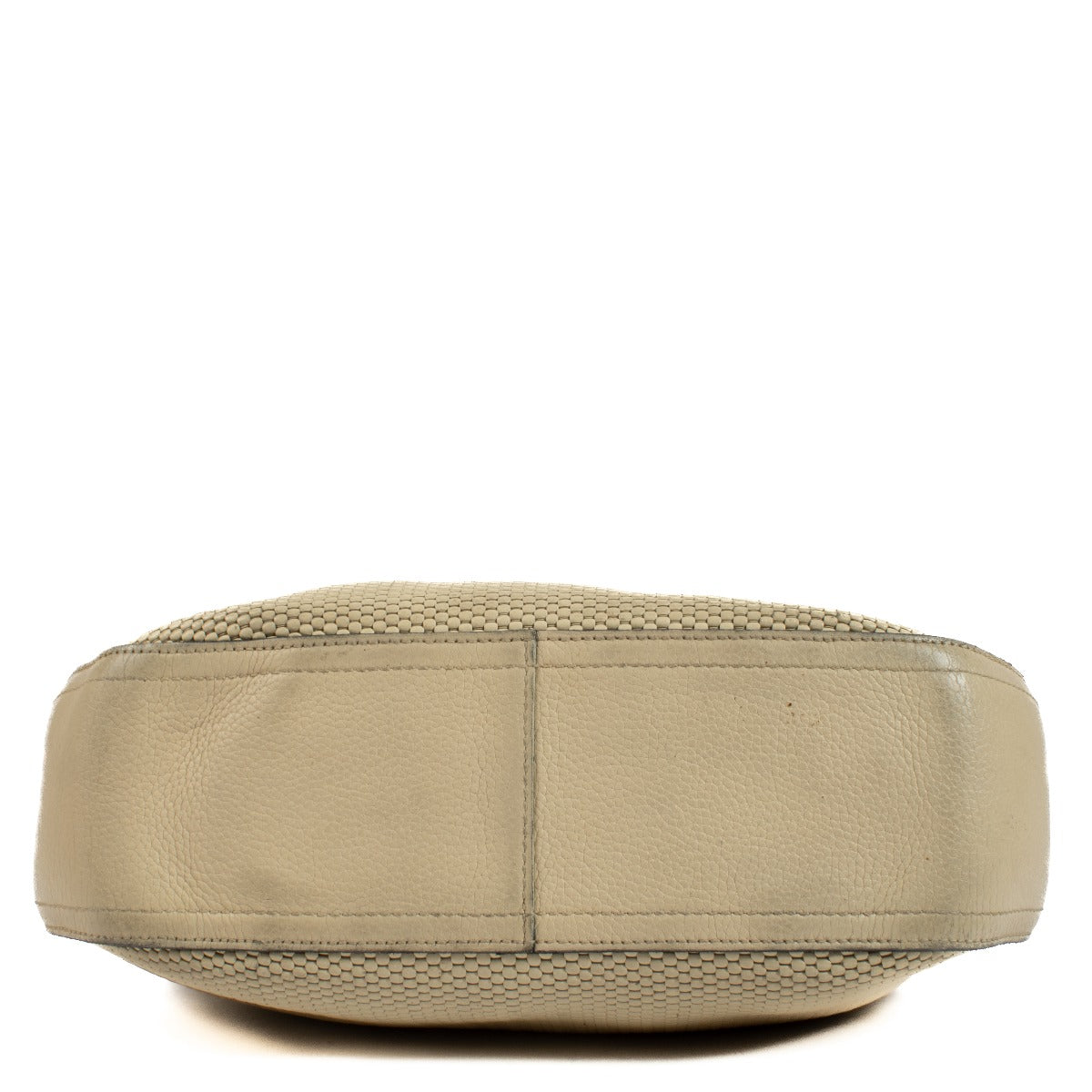 Delvaux beige Souverain shoulder bag with gold hardware, featuring a timeless and sophisticated design. Shop now on Labellov.com.