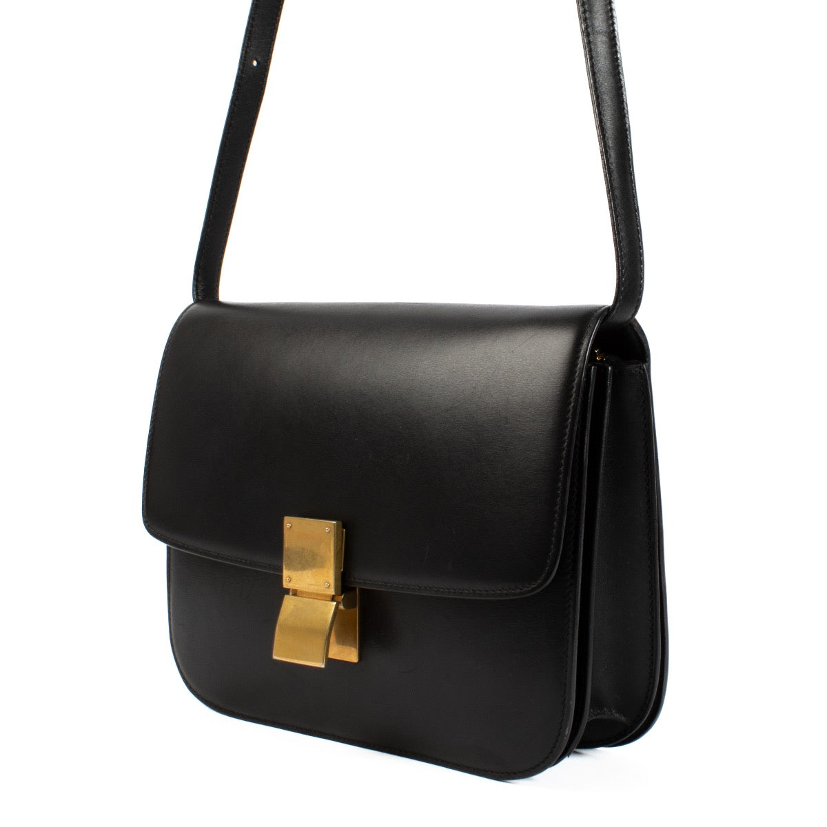 Shop safe online at Labellov in Antwerp and Knokke this 100% authentic second hand Celine Black Classic Box Crossbody Bag