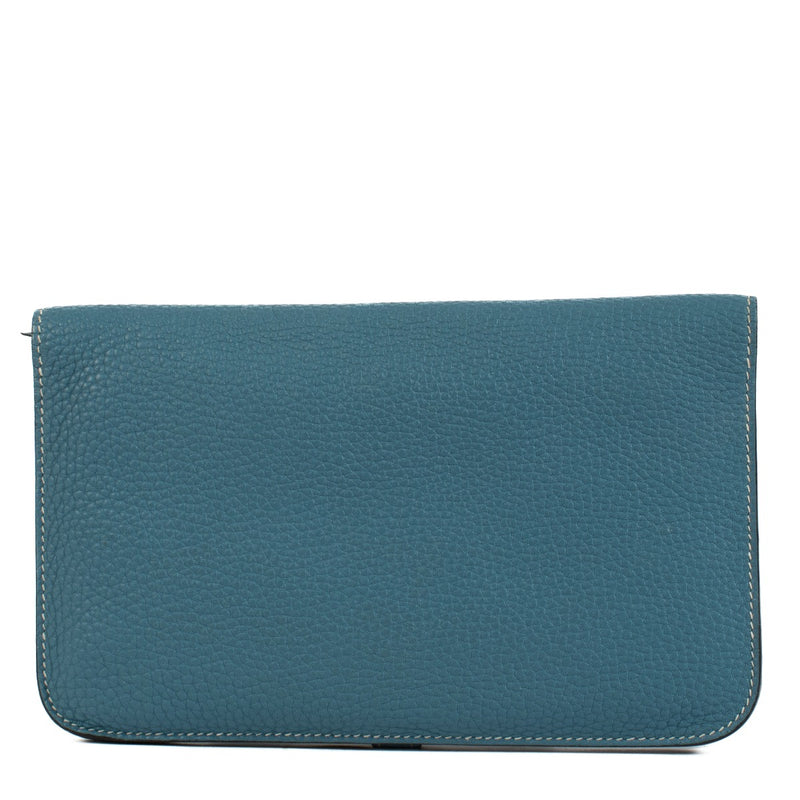 Shop safe online at Labellov in Antwerp, Brussels and Knokke this 100% authentic second hand Hermès Blue Jean Togo Dogon Duo Wallet