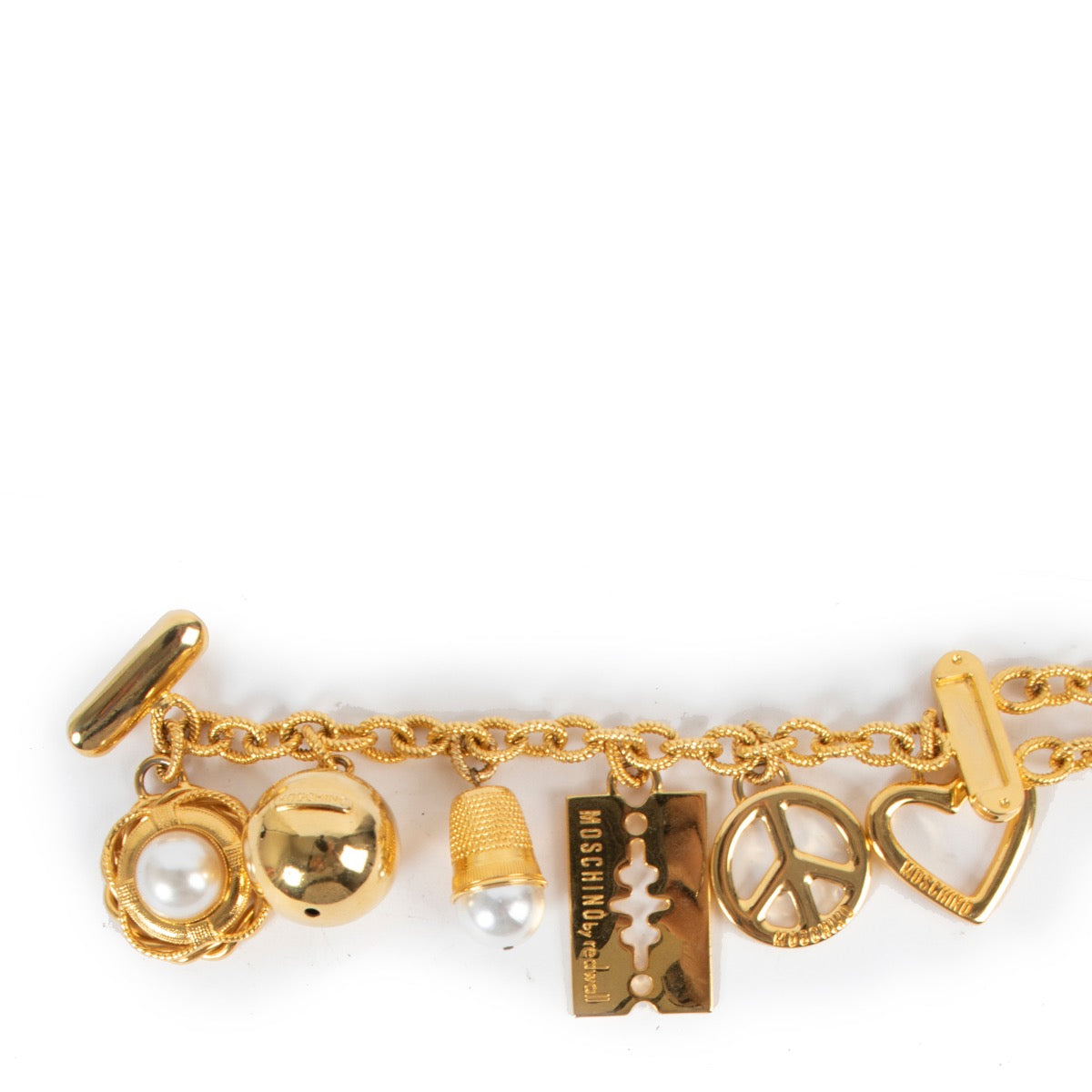 shop your favorite Moschino Gold-Plated Chain Belt in very good condition at www.labellov.com