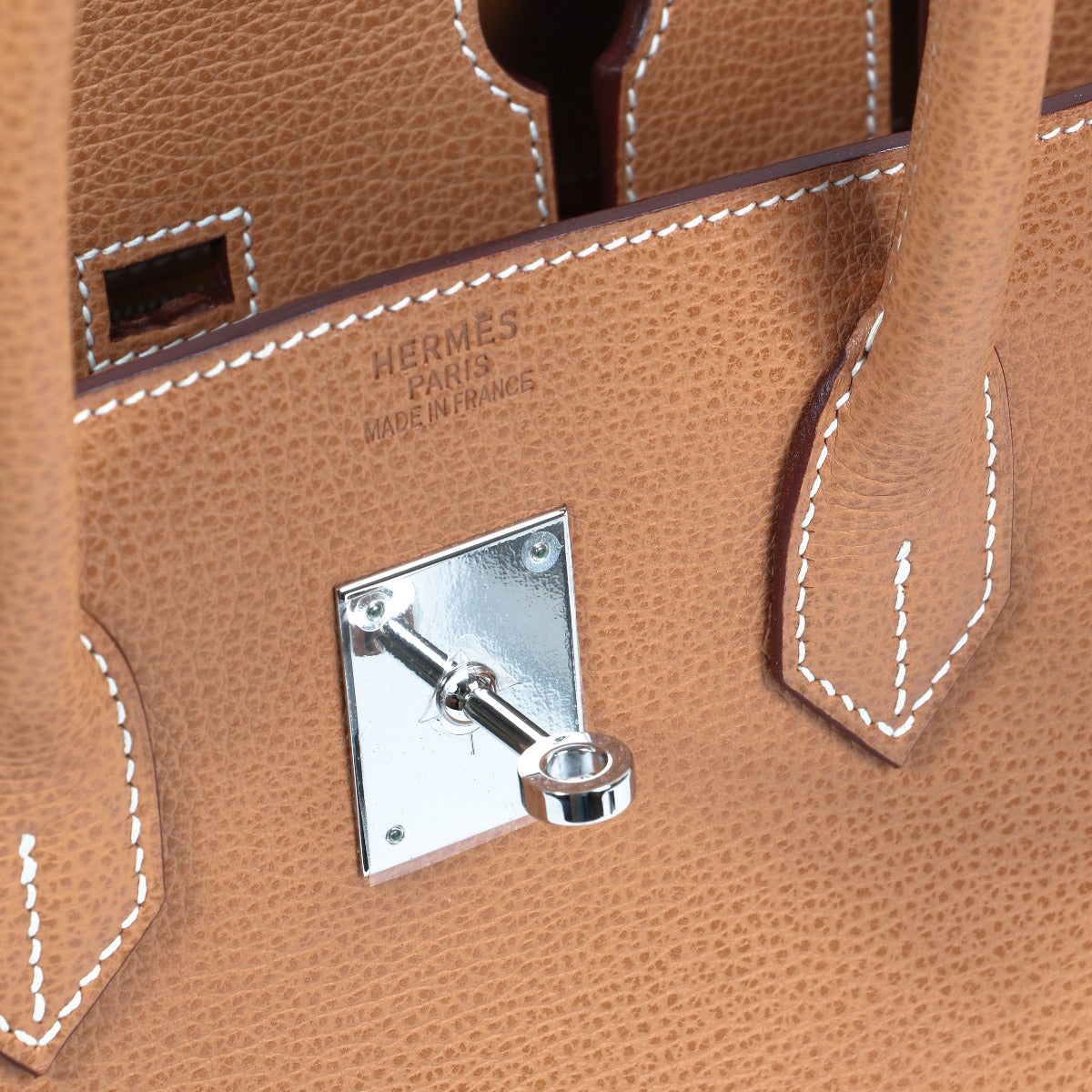 Hermes vache liegee logo stamp detail