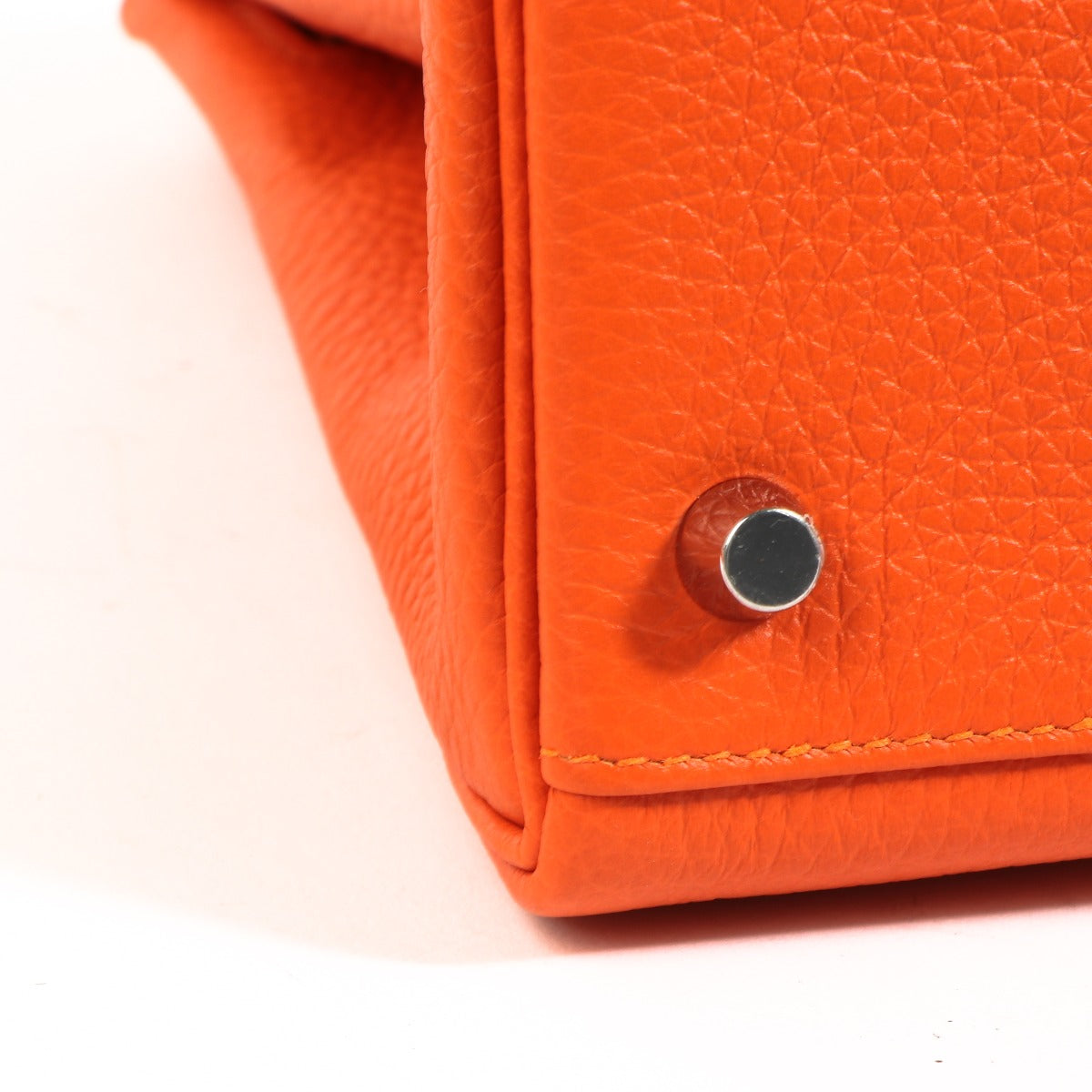 Hermès 2022 Kelly 28 Clemence Feu orange