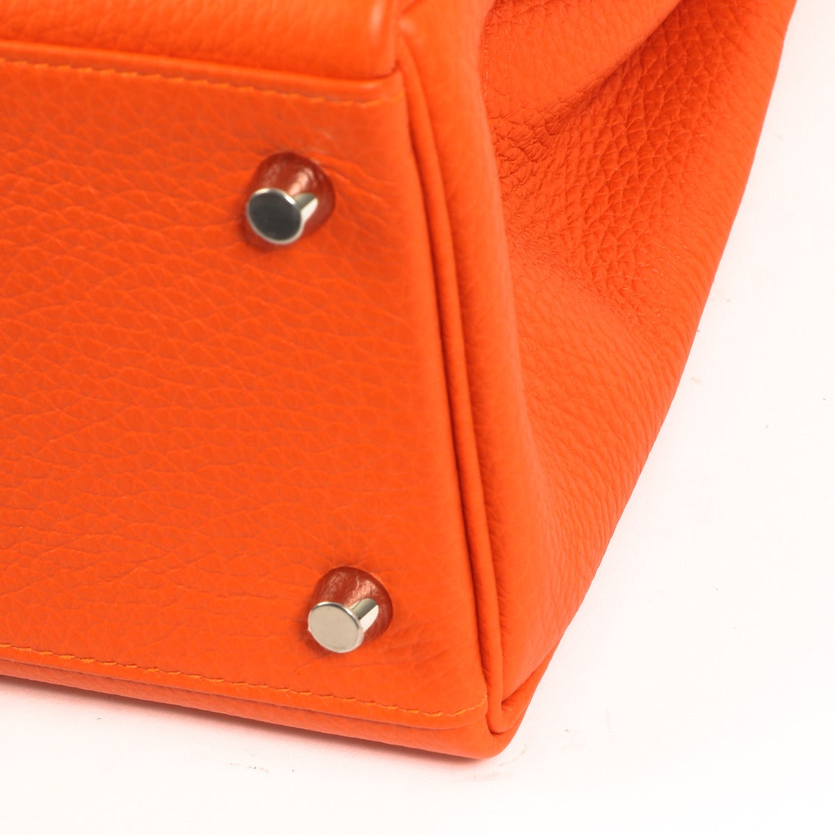 Hermès 2022 Kelly 28 Clemence Feu orange