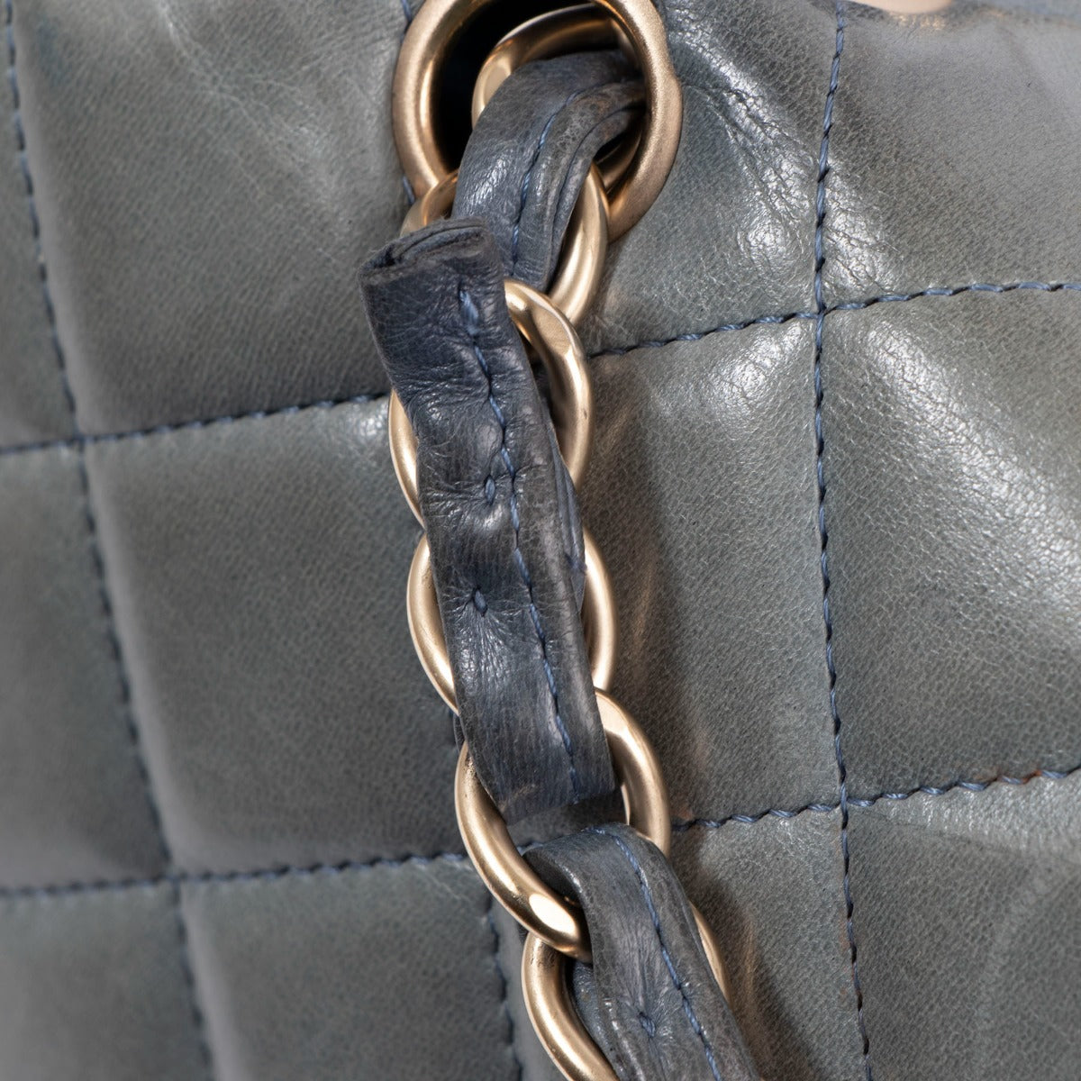 Sac Chanel Maxi Classique à Rabat Simple en Agneau Gris-Bleu