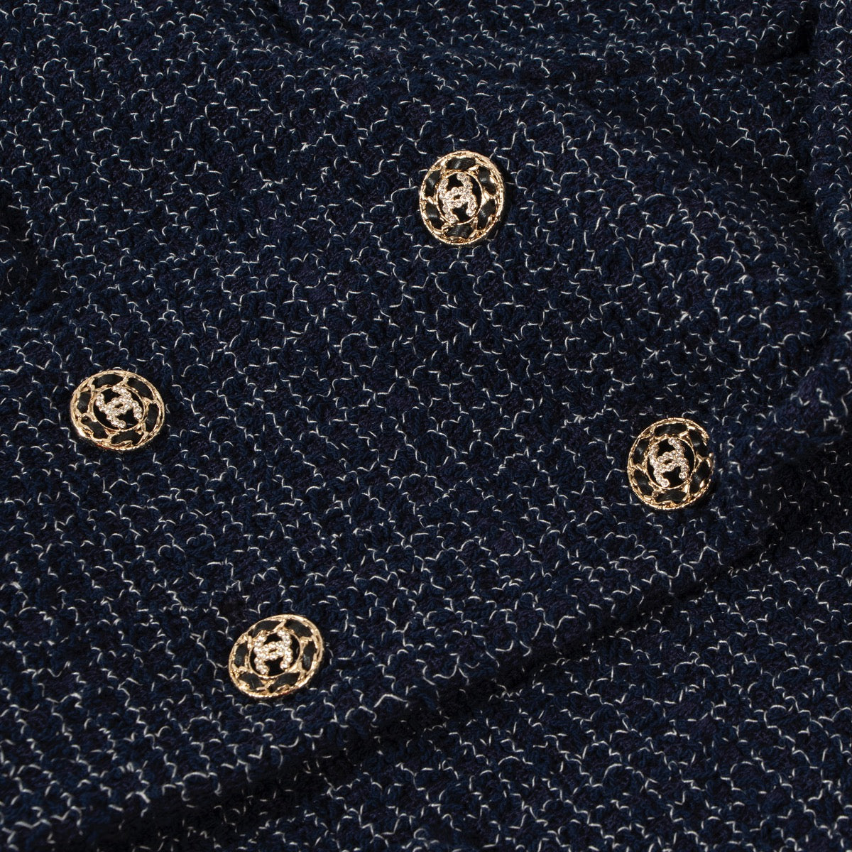 Buy a 100% authentic Chanel Summer 2022 Blue Cotton Tweed Coat in excellent condition at Labellov.com