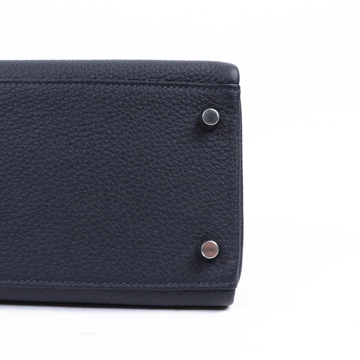 Shop authentic second hand luxury designer vintage Hermes Kelly 28 by Labellov.com