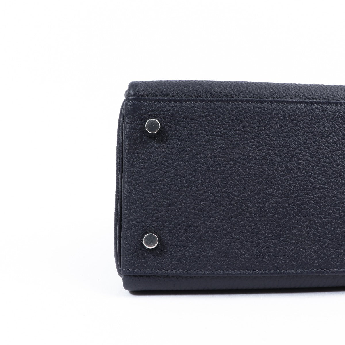 Shop authentic second hand luxury designer vintage Hermes Kelly 28 by Labellov.com