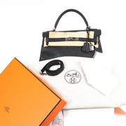 Shop authentic second hand luxury designer Hermès Kelly 32 Black Togo on labellov.com