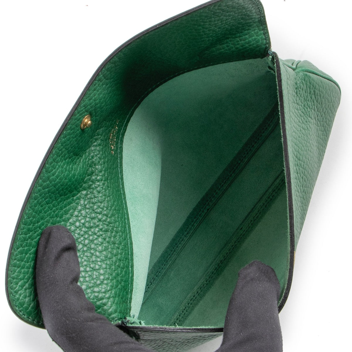 Shop safe online at Labellov in Antwerp this 100% authentic second hand Delvaux Racing Green Grained Leather Pouch