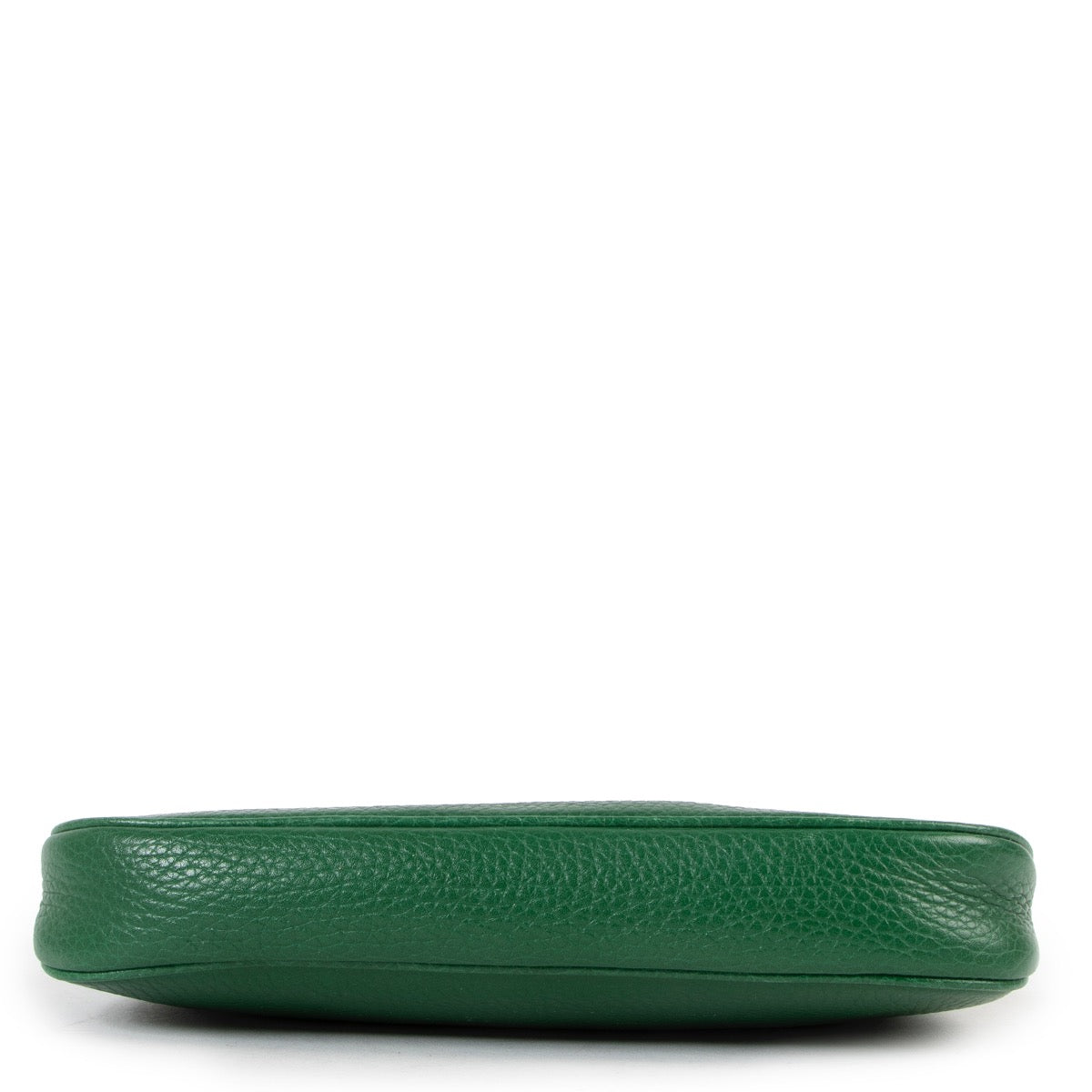 Shop safe online at Labellov in Antwerp this 100% authentic second hand Delvaux Racing Green Grained Leather Pouch