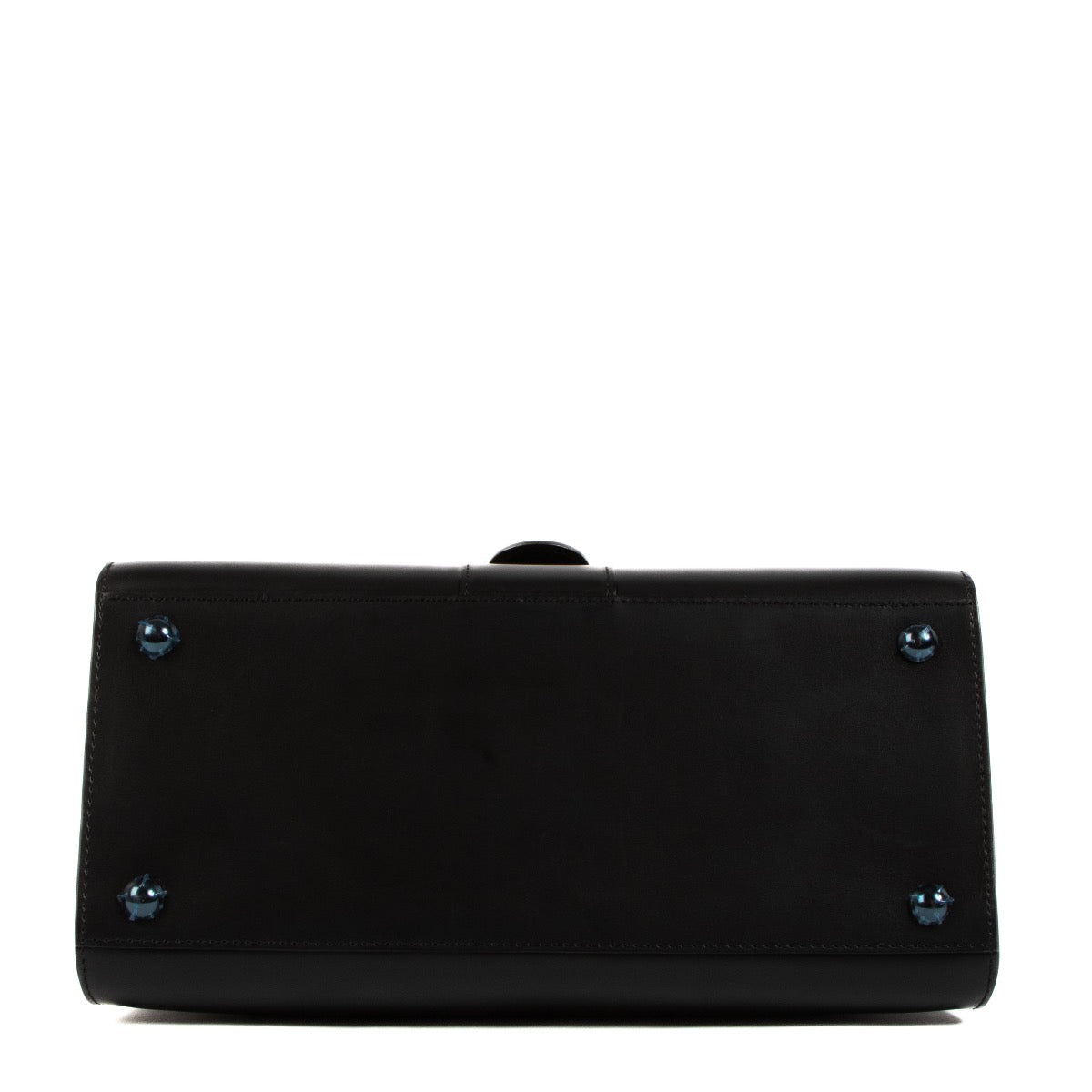 Shop safe online Delvaux Brillant MM Black. koop veilig online tegen de beste prijs.