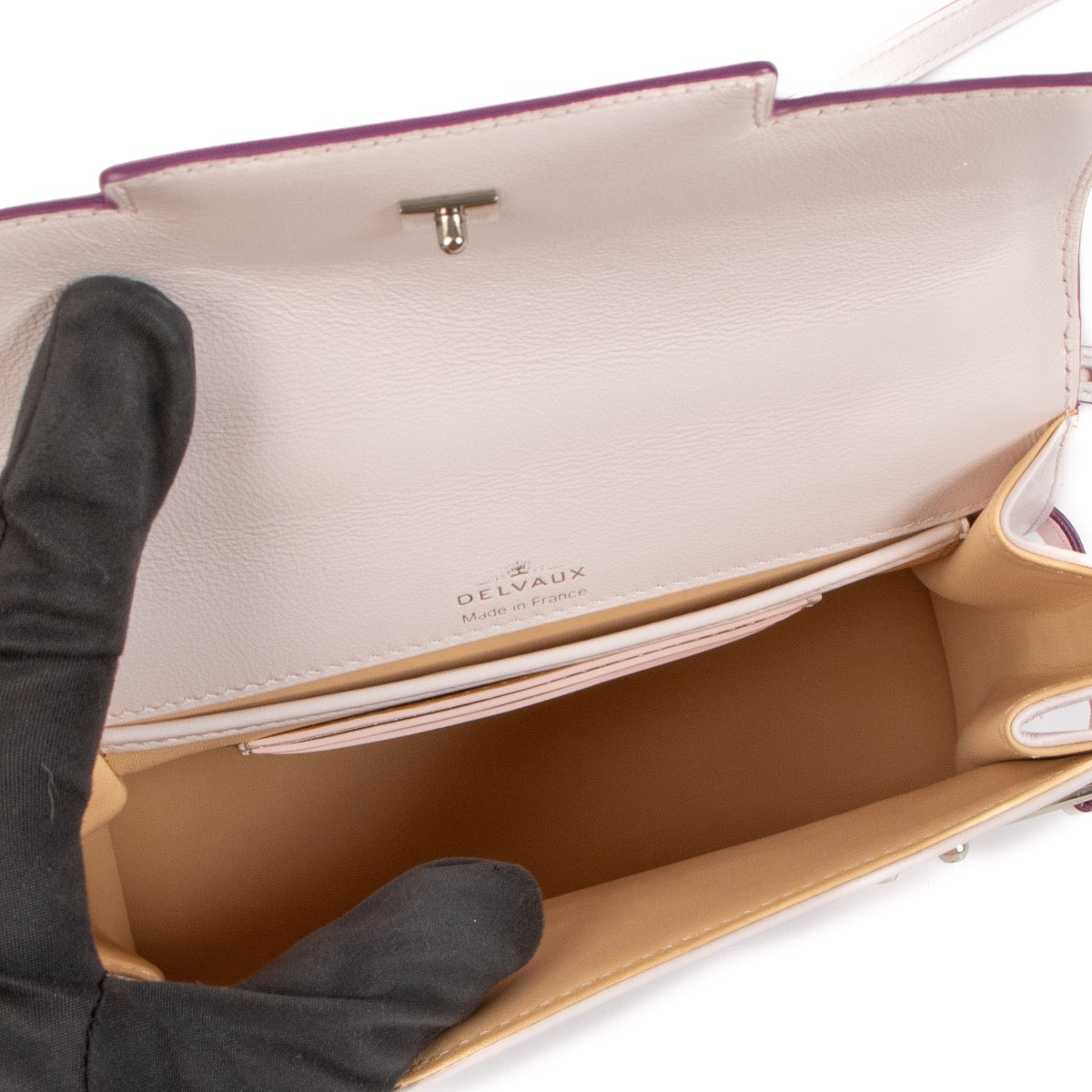 Shop safe online Delvaux Lilac Leather Small Tempête Bag. koop veilig online tegen de beste prijs.