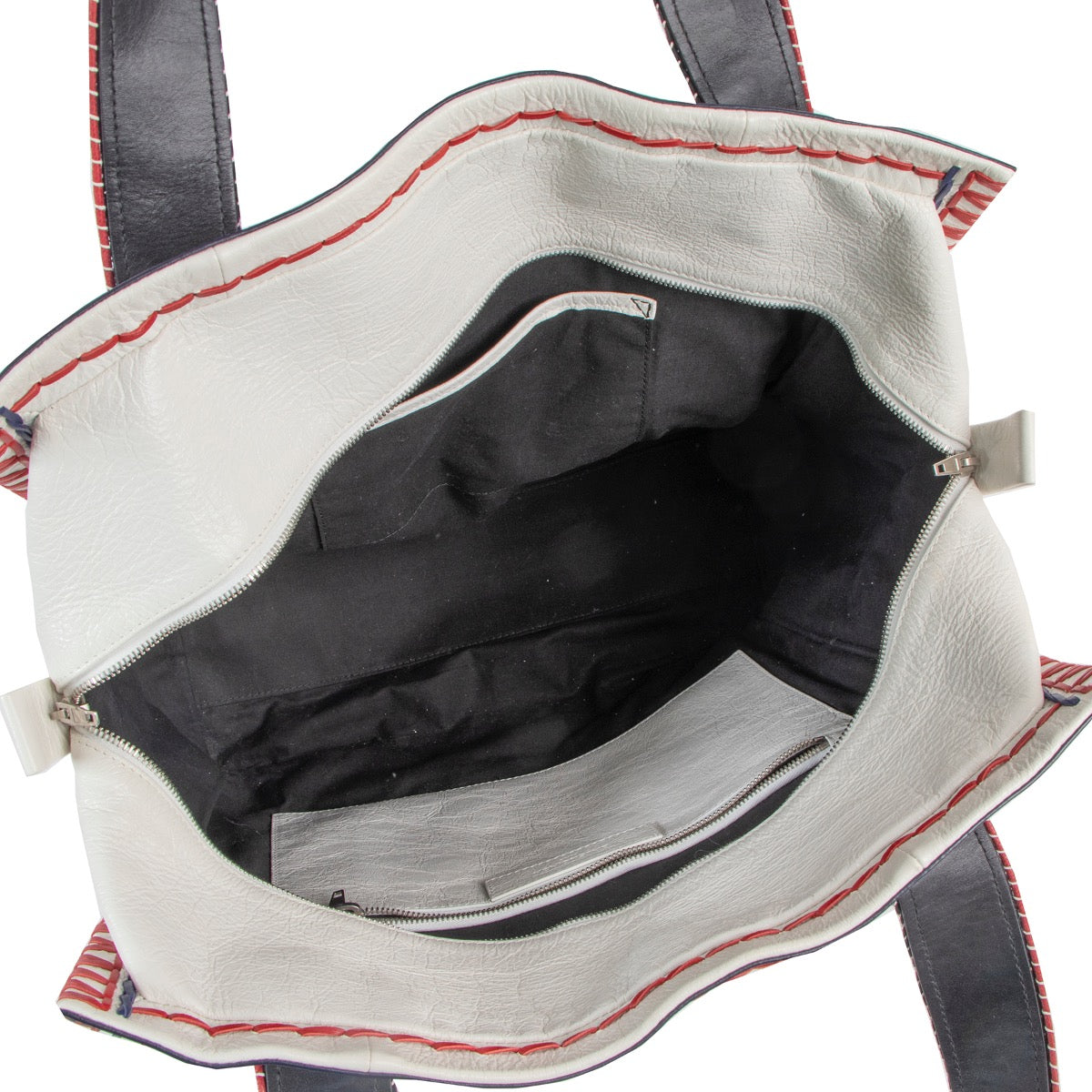 Shop safe online at Labellov in Antwerp this 100% authentic second hand Balenciaga Medium Scaffold Shopper Tote Bag