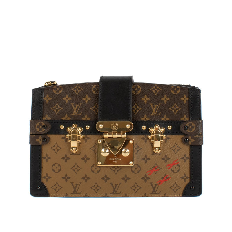 Shop safe online at Labellov in Antwerp and Knokke this 100% authentic second hand Louis Vuitton Reverse Monogram Trunk Clutch Crossbody Bag