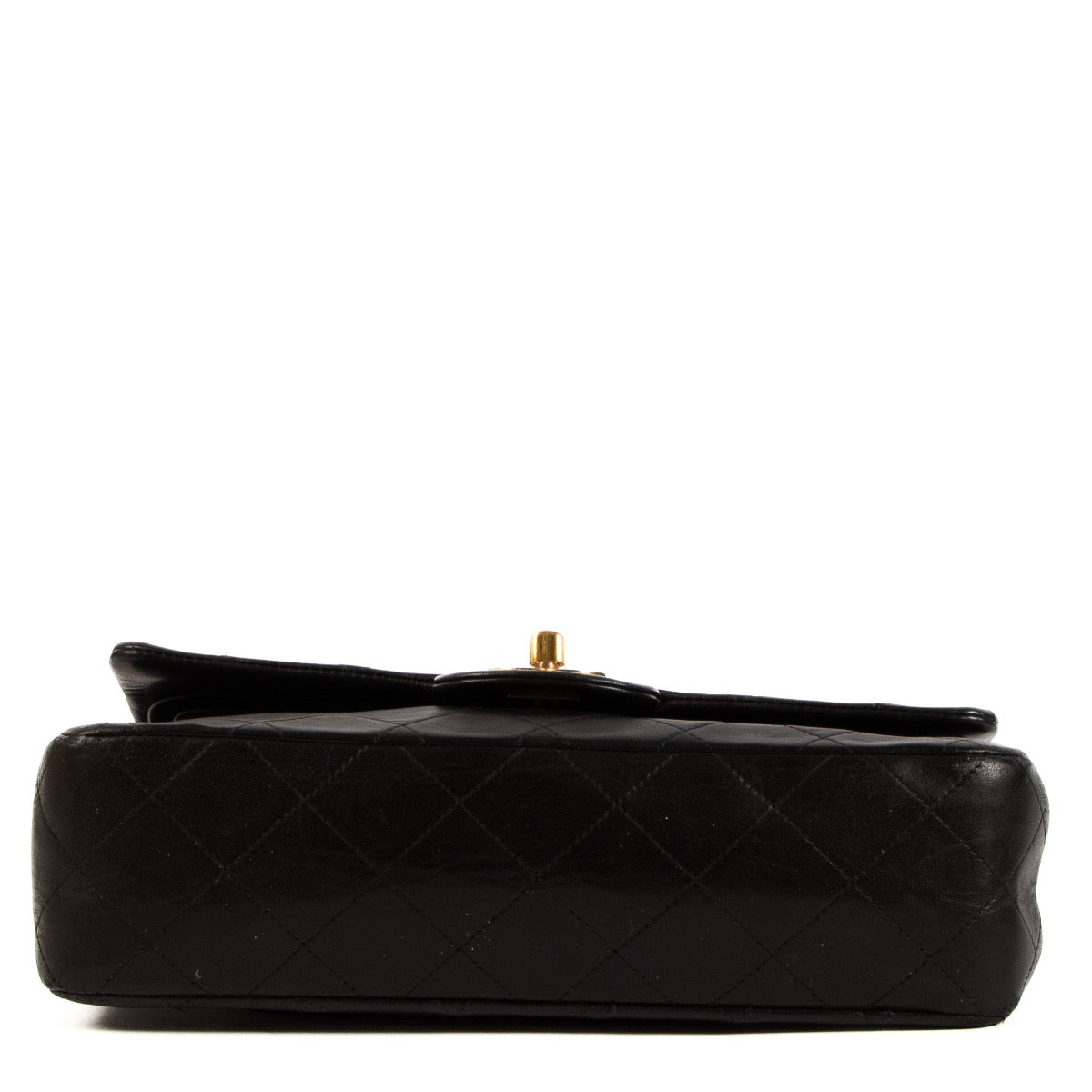 Shop safe online at Labellov in Antwerp, Brussels and Knokke this 100% authentic second hand Chanel Vintage Black Lambskin Small Classic Bag