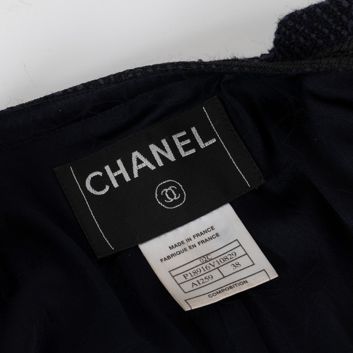 Veste Chanel Croisière 2002 en tweed croisée à col asymétrique - Taille FR38