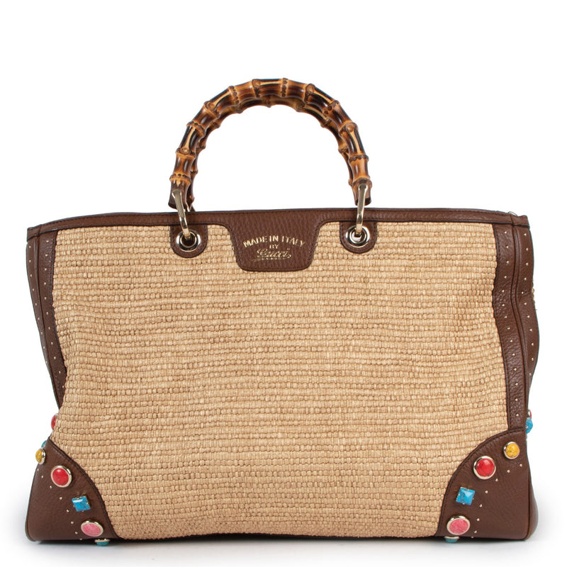 Shop safe online at Labellov in Antwerp this 100% authentic second hand Gucci Raffia Bamboo Top Handle Shopper