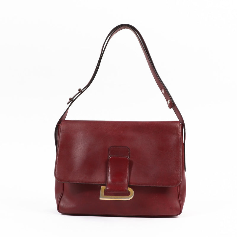 Buy an authentic second-hand Delvaux Burgundy Leather Poirier Shoulder Bag in very good condition at Labellov in Antwerp.