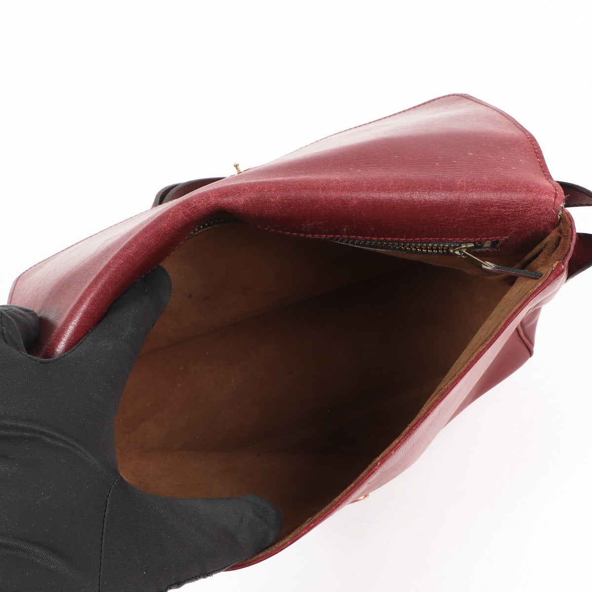 Buy an authentic second-hand Delvaux Burgundy Leather Poirier Shoulder Bag in very good condition at Labellov in Antwerp.