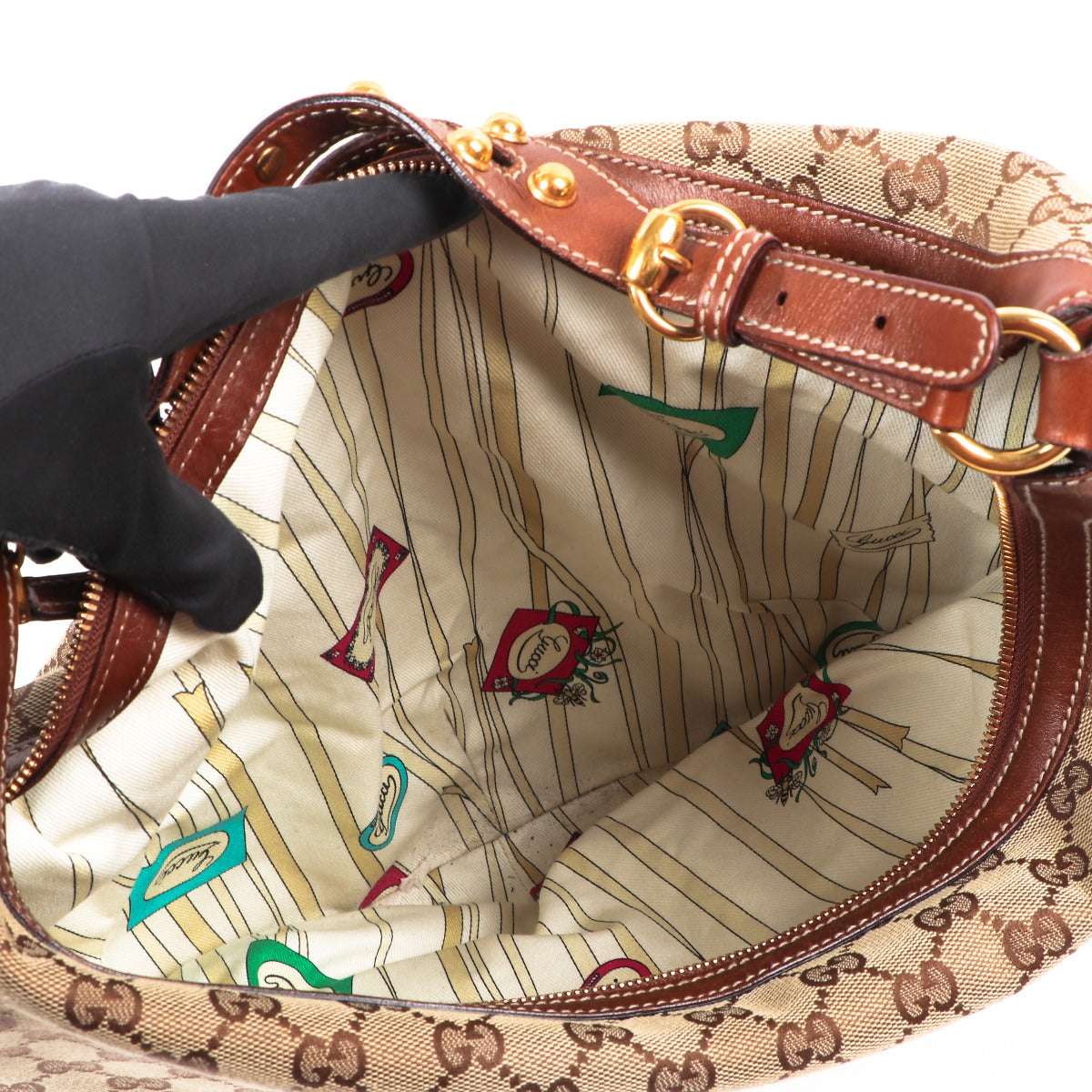 Buy an authentic second-hand Gucci Monogram Canvas Biba Hobo Shoulder Bag in very good condition at Labellov in Antwerp.