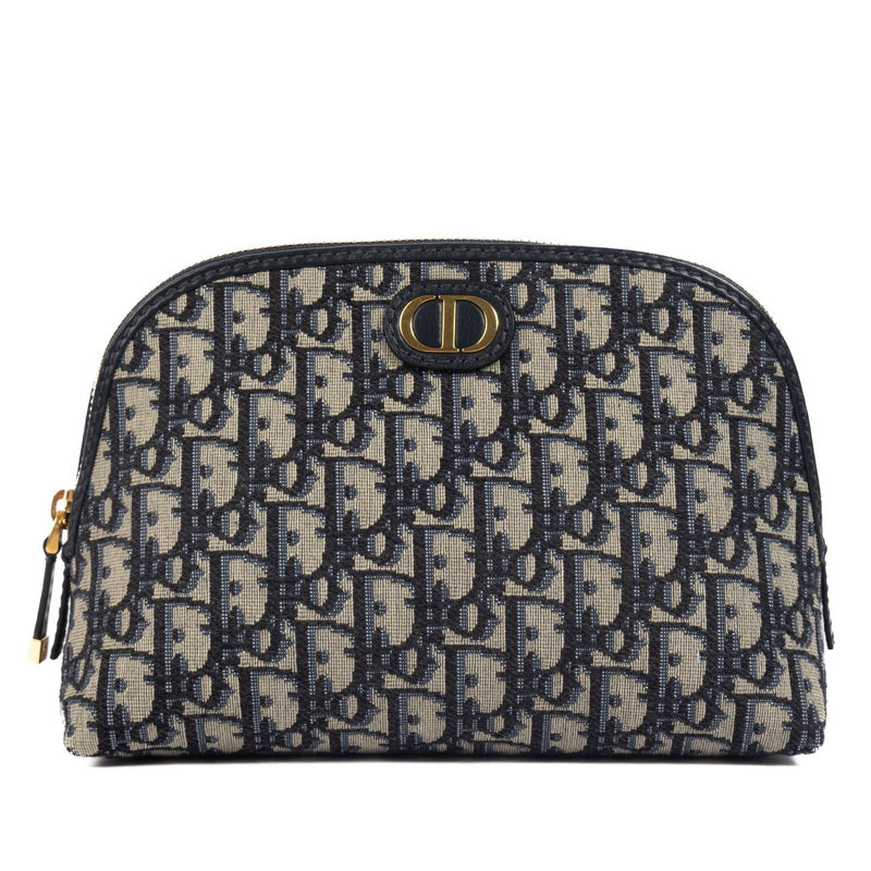 Shop safe online at Labellov in Antwerp, Brussels and Knokke this 100% authentic second hand Christian Dior Blue Oblique Jacquard 30 Montaigne Make-up Pouch