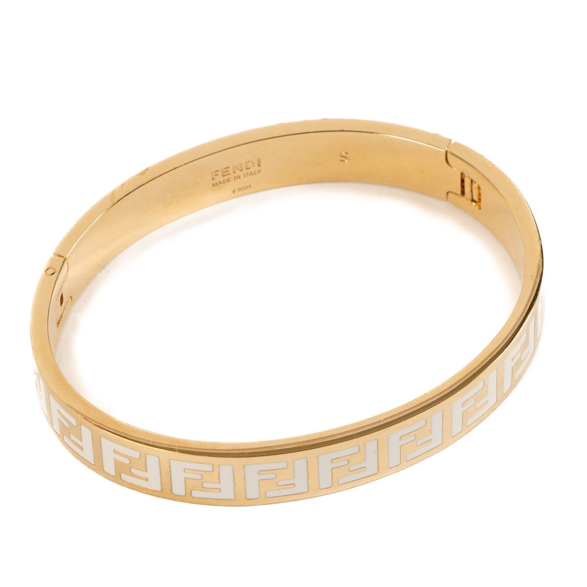 Shop safe online at Labellov in Antwerp, Brussels and Knokke this 100% authentic second hand Fendi Gold Forever Fendi Bracelet - size S