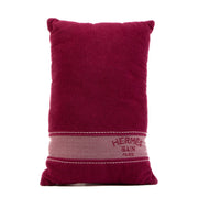 Shop safe online at Labellov in Antwerp, Brussels and Knokke this 100% authentic second hand Hermès Rose BougainVillier Cotton Yachting Beach Towel and Yachting Uni Pillow Set