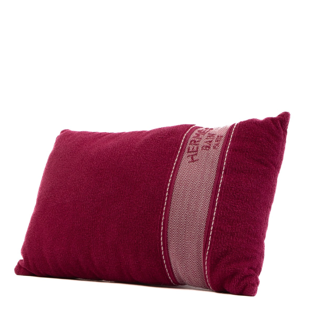 Shop safe online at Labellov in Antwerp, Brussels and Knokke this 100% authentic second hand Hermès Rose BougainVillier Cotton Yachting Beach Towel and Yachting Uni Pillow Set