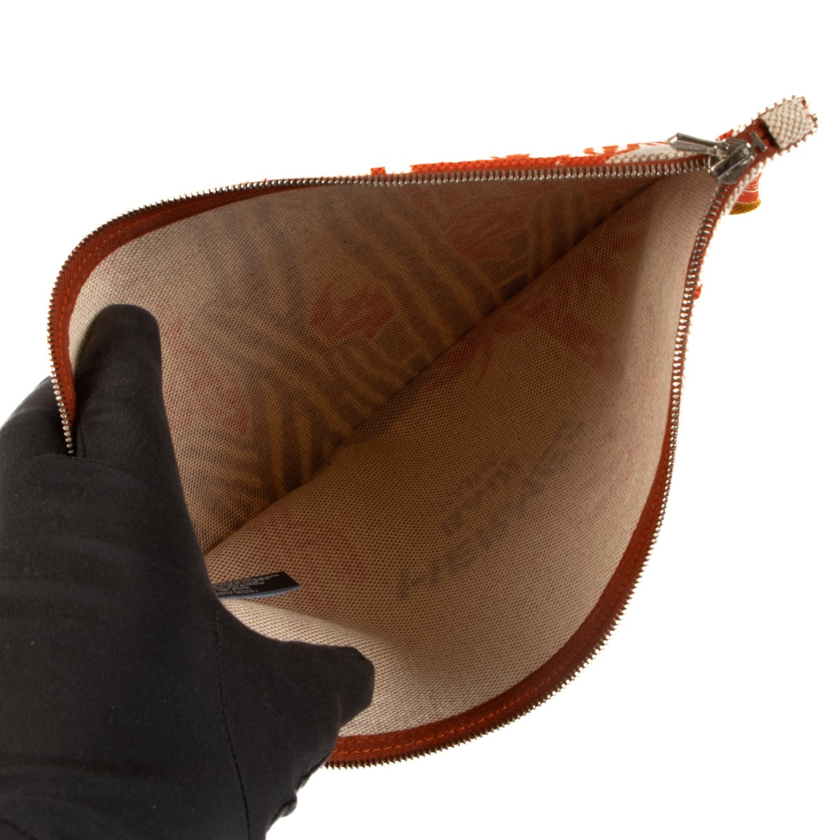 Shop safe online at Labellov in Antwerp, Brussels and Knokke this 100% authentic second hand Hermès Toile Bain Clutch