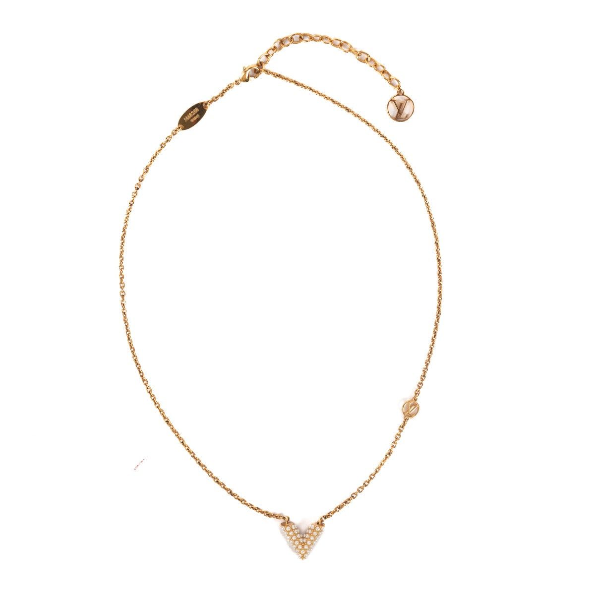Shop safe online at Labellov in Antwerp, Brussels and Knokke this 100% authentic second hand Louis Vuitton Essential V Pearl Necklace