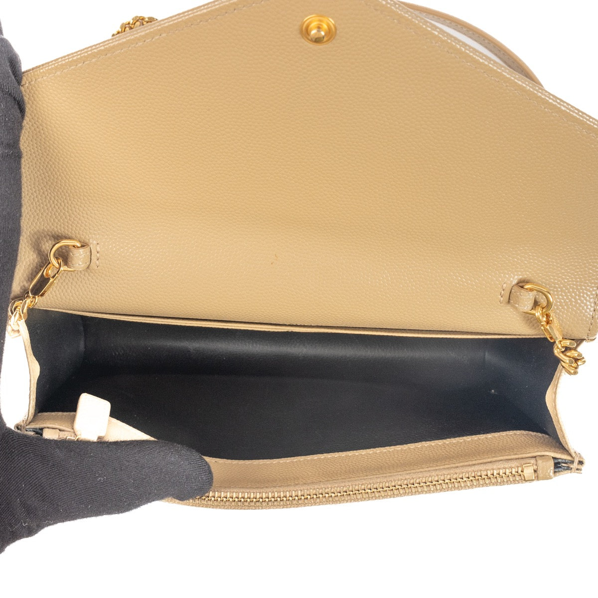 Shop safe online at Labellov in Antwerp, Brussels and Knokke this 100% authentic second hand Saint Laurent Dark Beige Cassandre Matelassé Envelope Chain Wallet Crossbody