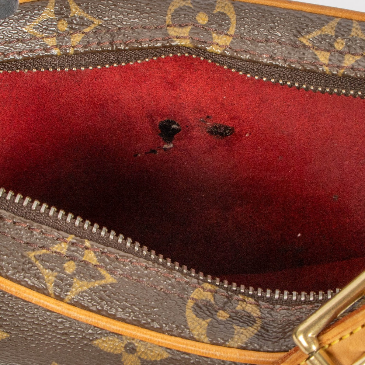 shop 100% authentic second hand Louis Vuitton Monogram Croissant MM Shoulder Bag on Labellov.com