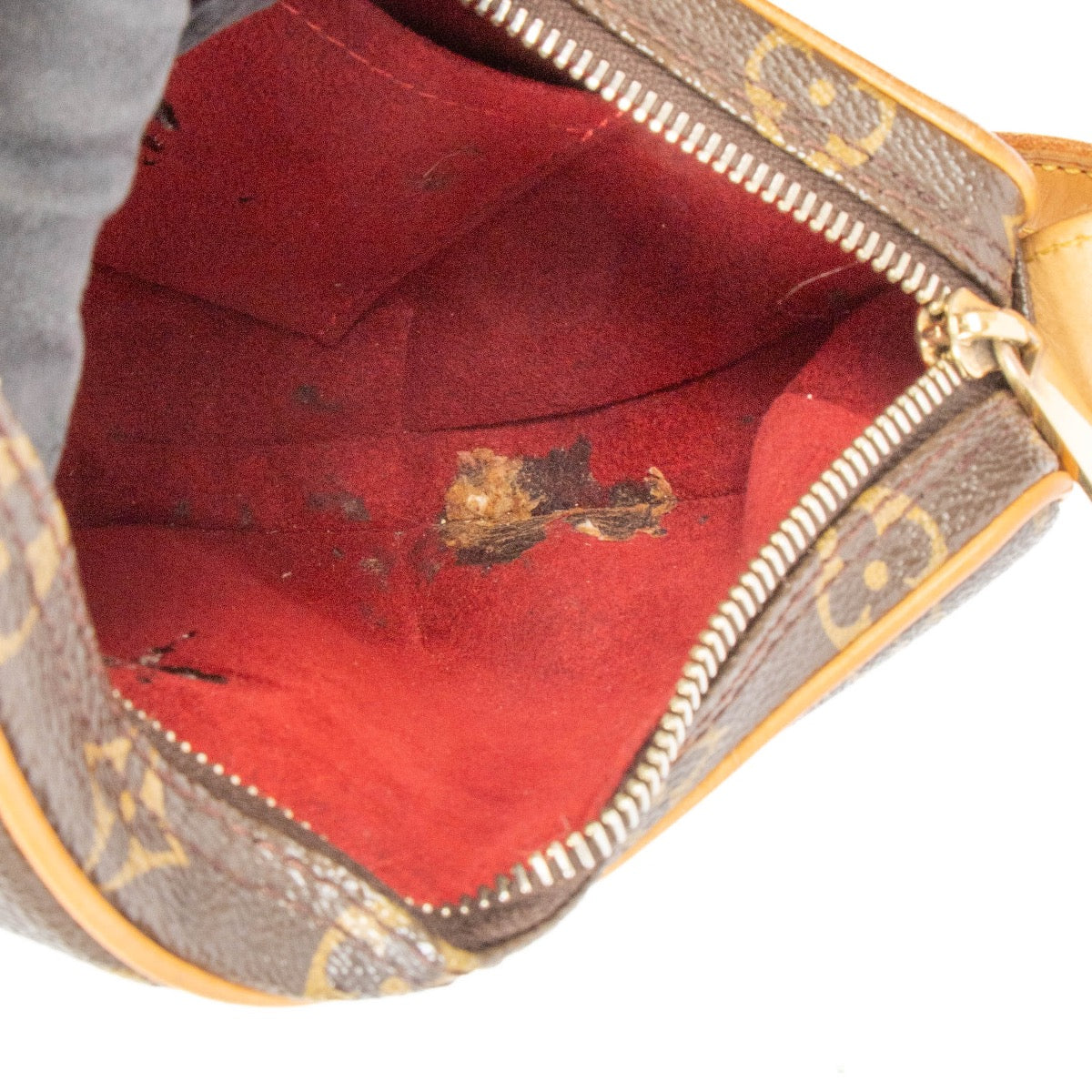 shop 100% authentic second hand Louis Vuitton Monogram Croissant MM Shoulder Bag on Labellov.com