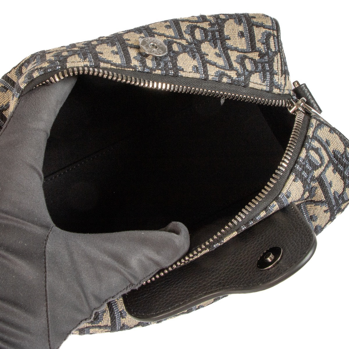 shop 100% authentic second hand Christian Dior Oblique Lingot 22 Bag on Labellov.com