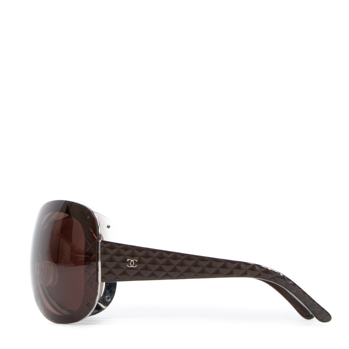 Lunettes de soleil Chanel Shield matelassées marron CC