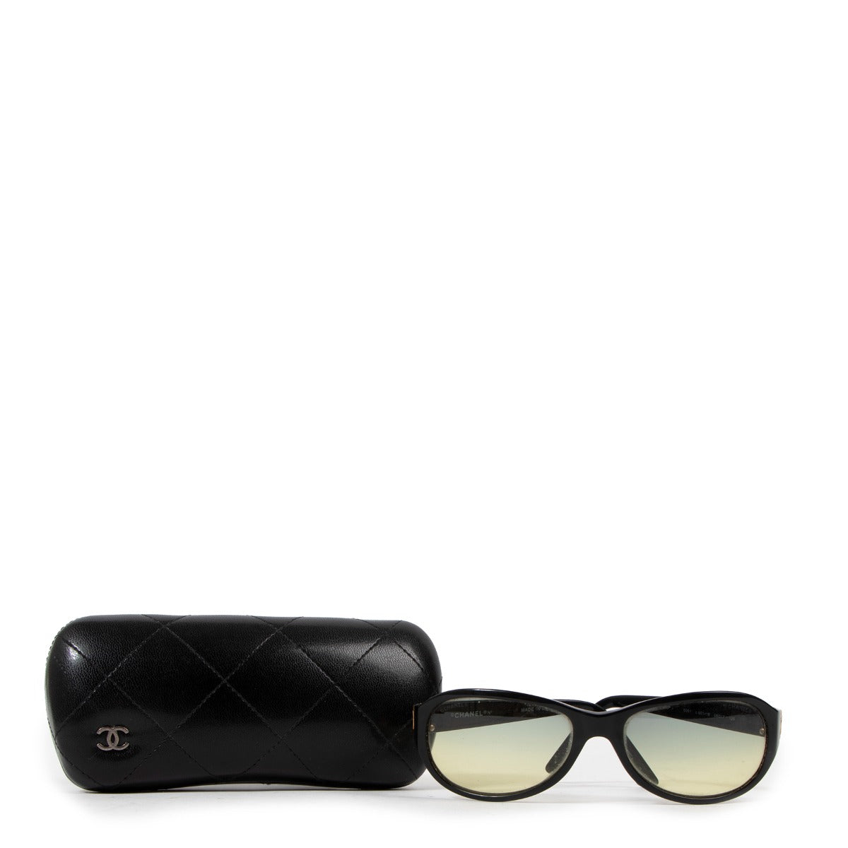 Chanel 5051 Lunettes de soleil vintage matelassées noires avec CC