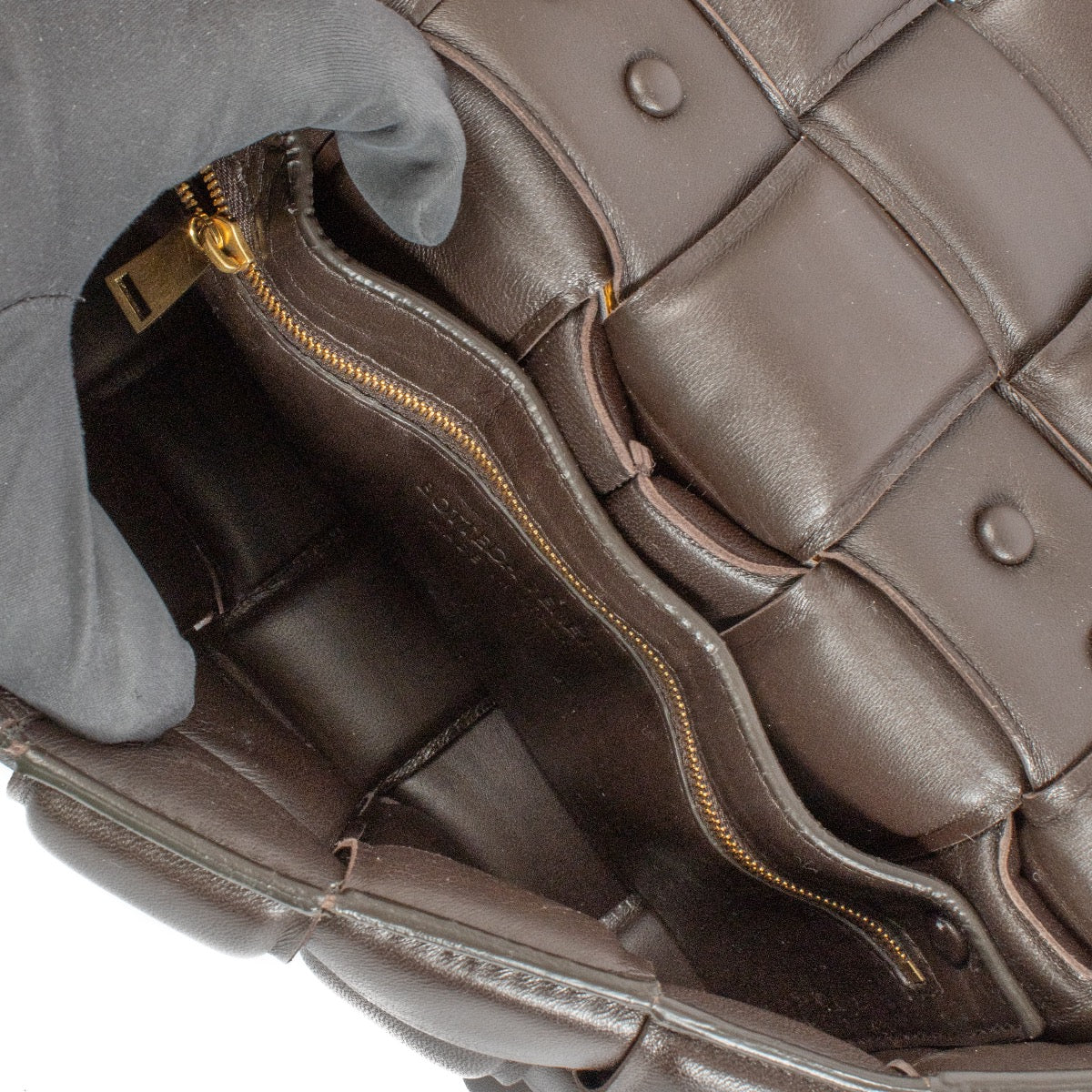 Authentic second handBottega Veneta Fondant Leather Chain Cassette Bagon Labellov.com