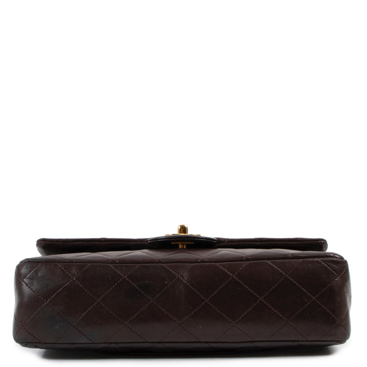 Authentic second hand luxury designer chanel classic flap bag by labellov.com