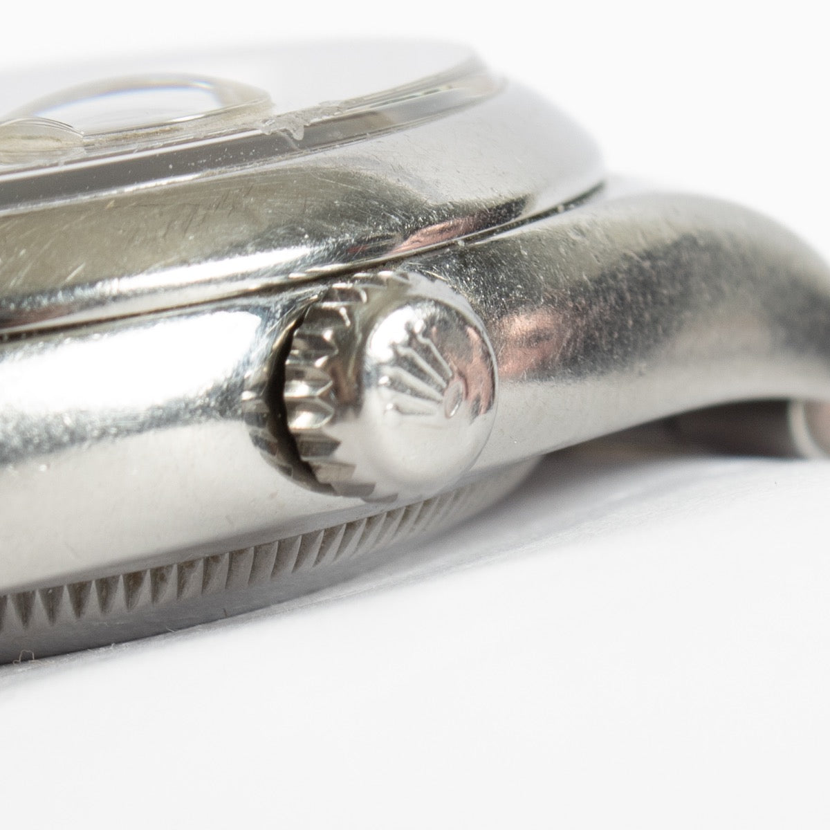authentic preloved Rolex Oyster Perpetual Date 115200 Watch on Labellov.com
