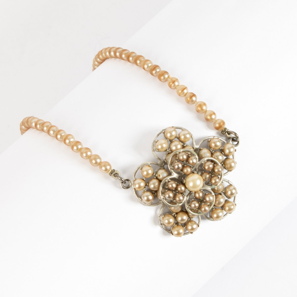 Collier de fleurs en perles Chanel 98A