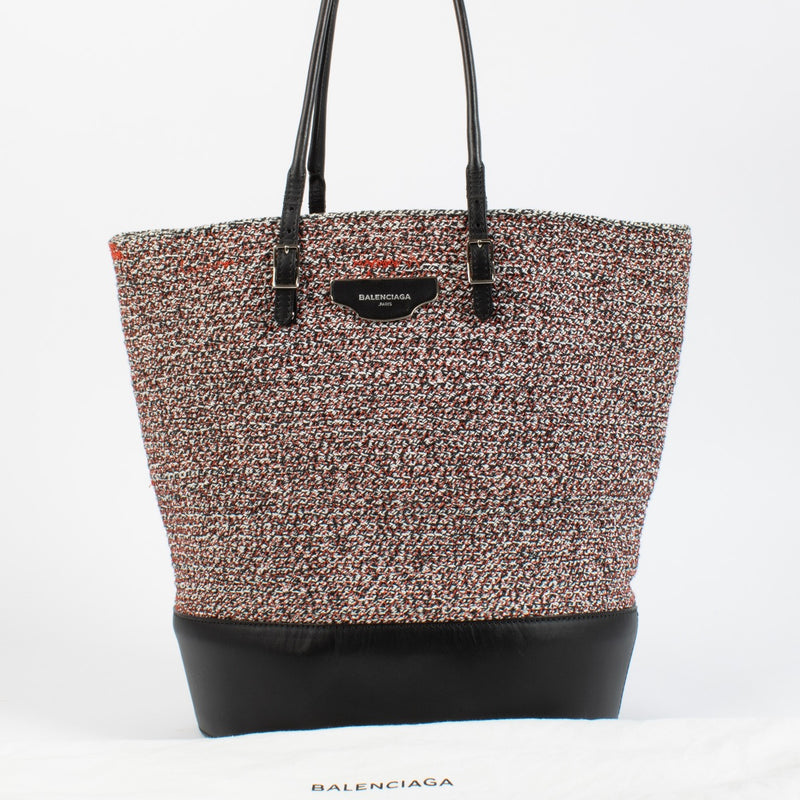 Shop safe online at Labellov in Antwerp, Brussels and Knokke this 100% authentic second hand Balenciaga Pink Tweed & Leather Shopper Bag